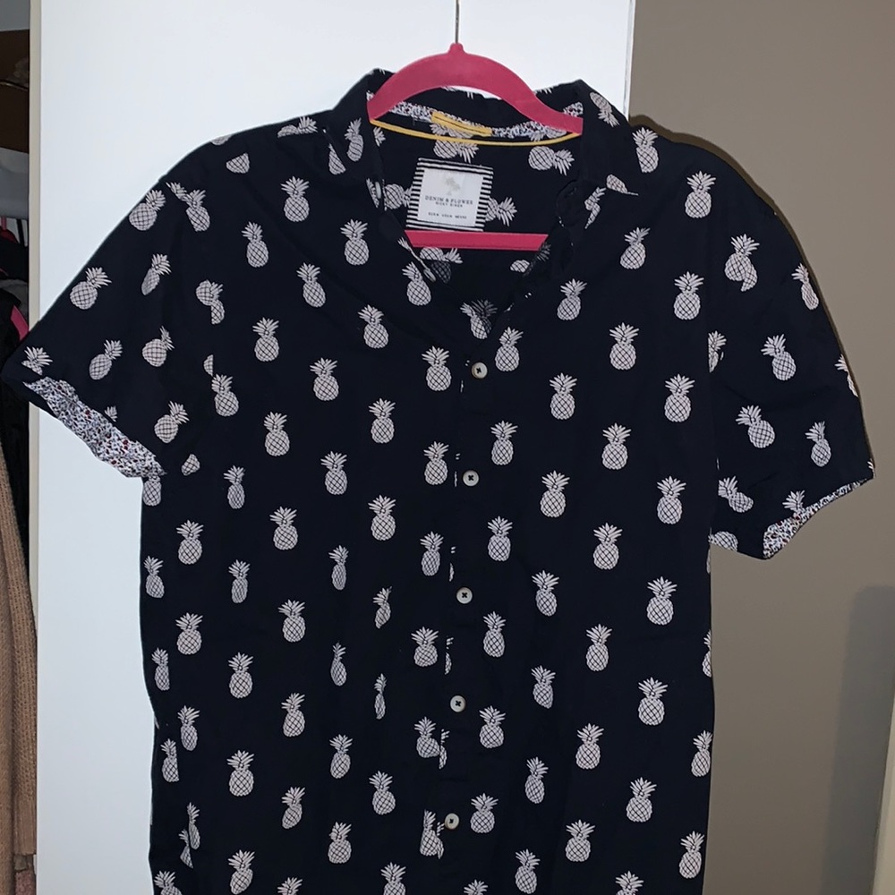 Men’s Pineapple Collared Tee